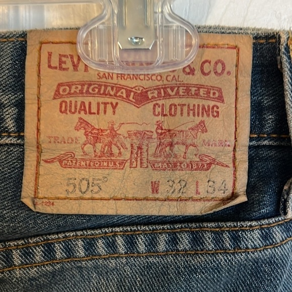 Levi 505 regular fit men’s jeans. Size 32 x 34. - Picture 3 of 10